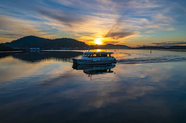 Brisbane Suları Nın Üzerinde Central Coast Feribotu Ile Birlikte Nsw — Stok fotoğraf