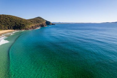 Barrington Sahili, NSW, Avustralya 'daki Pacific Palms' taki Booti Booti Ulusal Parkı 'nın bir parçası olan Elizabeth Sahili' nin havadan görüntüsü..