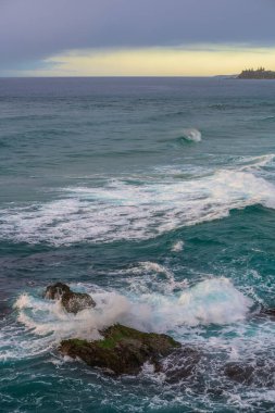 Tuross Head, Avustralya 'nın NSW eyaletinin güney kıyısında bir sahil köyüdür. Moruya ve Narooma şehirleri arasında yer almaktadır..