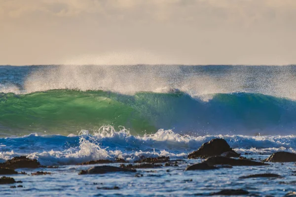 Wczesnym Rankiem Surfing Stóp Fal Macmasters Beach Central Coast Nsw — Zdjęcie stockowe