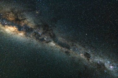 Gecenin karanlığında Samanyolu Galaksisi Blayney, Orta Batı, NSW, Avustralya 'dan yıldızlarla doludur..