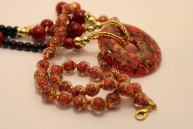 Taş kolye renkli kolye.