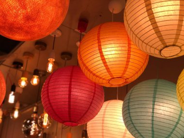 Güzel bir ev için ışıklandırma süslemesi.