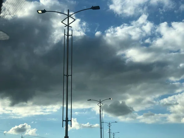 Ruas Luzes Vista Com Céu Nublado — Fotografia de Stock