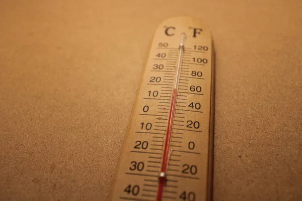 Sıcaklığı Ölçmek Için Termometre Stok Fotoğraf