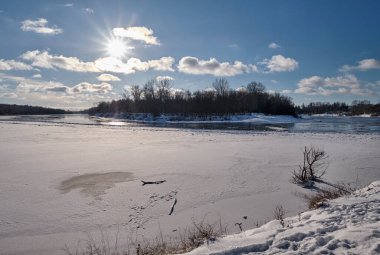 Desna nehri boyunca Yeni yılın ilk günü.