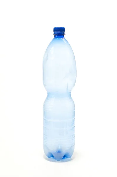 白で隔離される青いプラスチック製のボトル — ストック写真