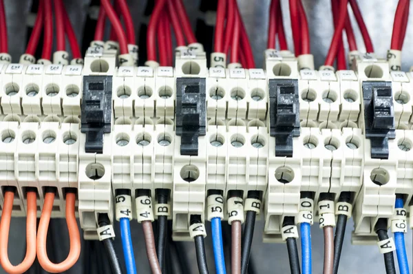 Denetim Masası'ndaki elektrik bağlantıları