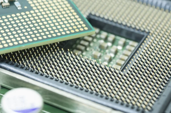 cpu üzerine beyaz izole