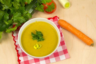Sebze kremalı çorba.