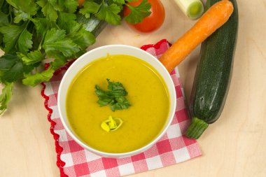 Sebze kremalı çorba.