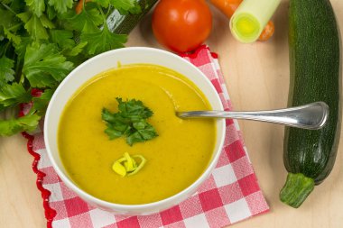 Sebze kremalı çorba.
