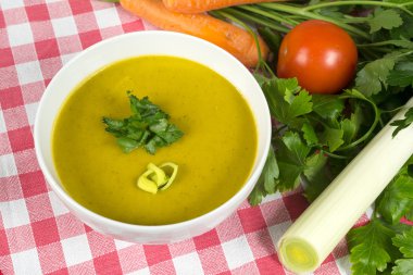 Sebze kremalı çorba.