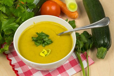 Sebze kremalı çorba.