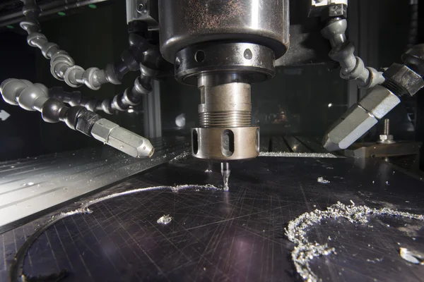 Mecanizado CNC de metal por molino Imágenes de stock libres de derechos