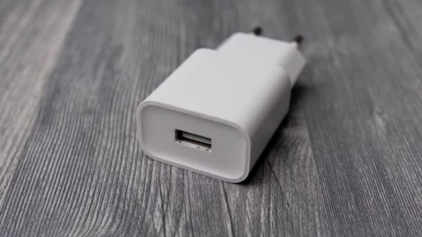 Запись Адаптера Usb Камера Слайды Вдоль Адаптера Usb Белый Usb — стоковое видео