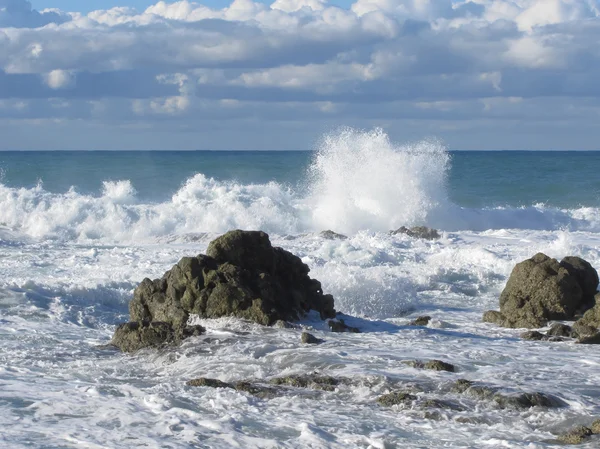 Stormy sea along Tuscany coastline in Livorno, Italy — Stock Photo, Image
