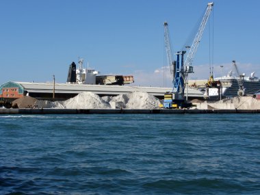 Liman demirlemesinden hammadde yükleme