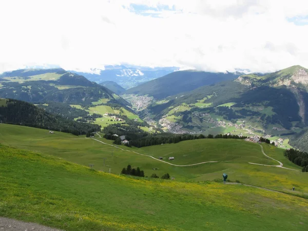 Panoramisch uitzicht op de bergen — Stockfoto