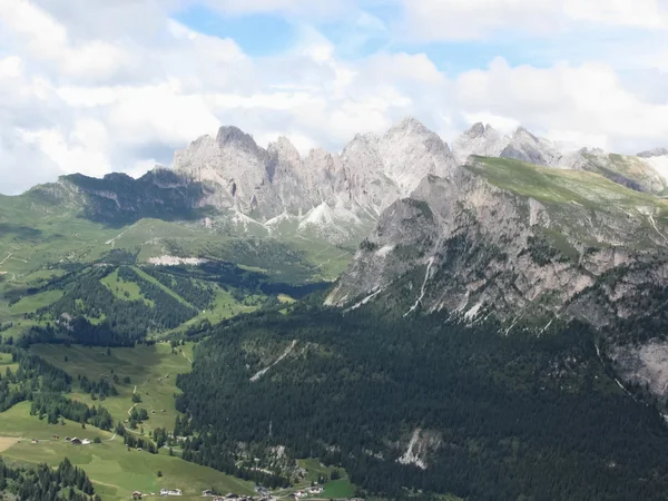 Panoramik dağ görünümü — Stok fotoğraf