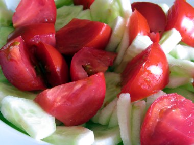 Domates ve salatalık salatası.
