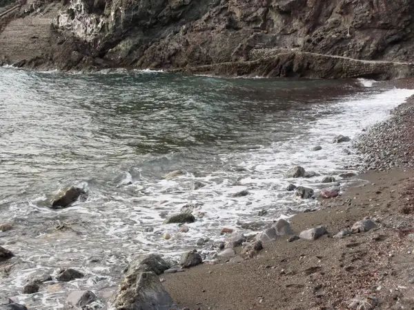 Côte avec pierres et mer à Livourne, Toscane, Italie — Photo