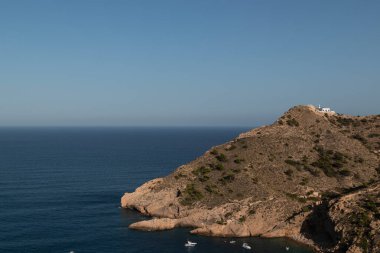 Sierra Helada 'daki El Albir Deniz Feneri manzarası, Benidorm, Yürüyüş rotası, deniz manzarası