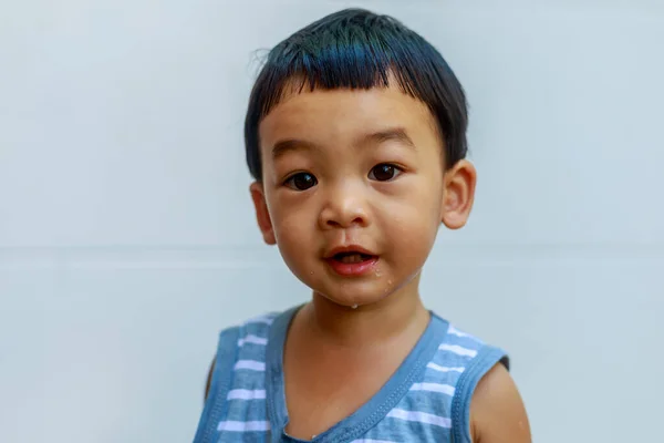 Full Face Adorable Toddler Asian Baby Boy Anno Old Guardando — Foto Stock