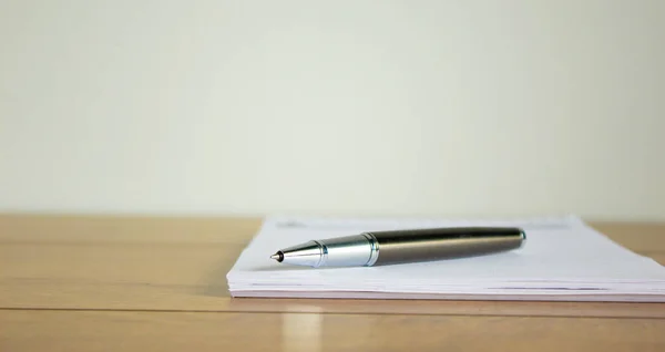 Carnet Blanc Stylo Sur Belle Table Bois Lumière Soleil Chaude — Photo