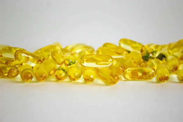 Жовті Вітамінні Таблетки Риб Ячий Жир Омега Вітамін Піллс Синьому — стокове фото