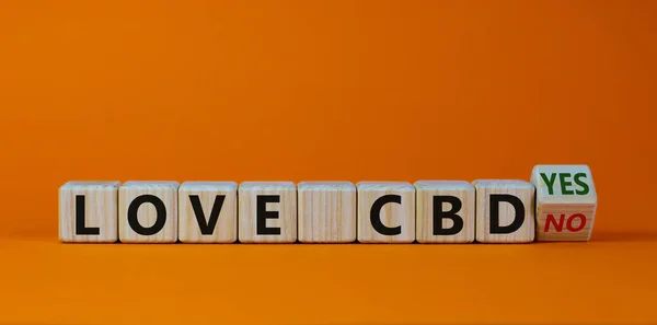 Kärlek Cbd Cannabidiol Symbol Förvandlade Kub Och Ändrade Orden Älska — Stockfoto