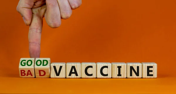 Símbolo Vacuna Bueno Malo Médico Convierte Los Cubos Madera Cambia — Foto de Stock