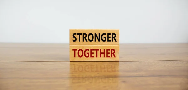 Símbolo Mais Forte Juntos Concept Words Strong Together Wooden Blocks — Fotografia de Stock
