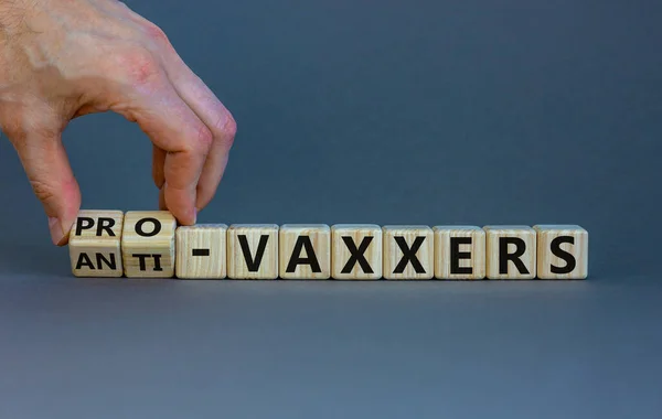 Pro Vaxxer Simbolo Vaxxer Dottore Trasforma Cubi Cambia Parole Vaxxer — Foto Stock