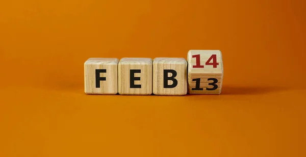 Февраля День Святого Валентина Символ Повернул Куб Изменил Слово Feb — стоковое фото