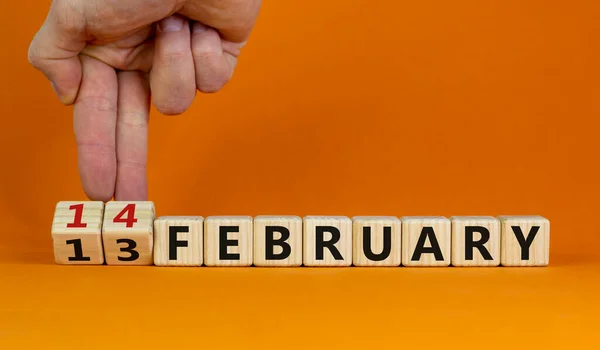 Febrero Día San Valentín Símbolo Mano Gira Cubos Cambia Palabra — Foto de Stock