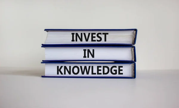 Time Invest Knowledge Books Text Invest Knowledge Beautiful White Background — Stock Photo, Image