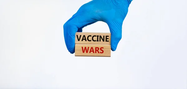 Covid Impfstoff Kriege Symbol Konzeptwörter Impfkrieg Auf Blöcken Auf Schönem — Stockfoto