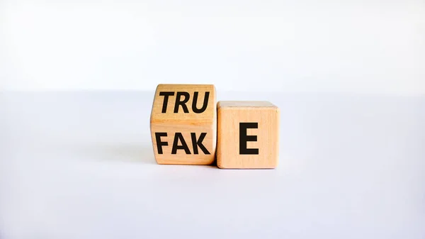Fake True Symbol Turned Wooden Cube Changed Word Fake True — Fotografia de Stock