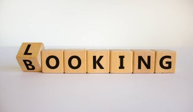 Arama ve rezervasyon sembolü. Tahta küpü çevirdim ve 