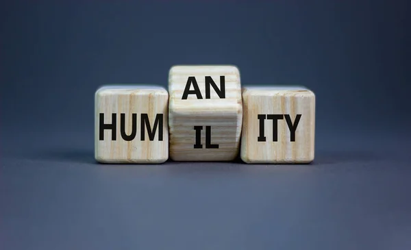 Humildade Símbolo Humanidade Virou Cubos Mudou Palavra Humildade Para Humanidade — Fotografia de Stock