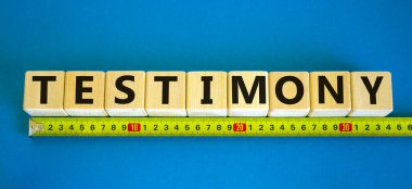 İfade sembolü. Sarı cetvelin arkasında 