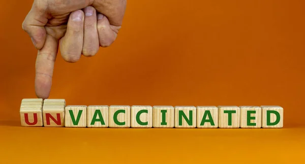 Símbolo Vacunado Vacunado Médico Convierte Los Cubos Madera Cambia Las — Foto de Stock