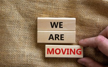 Sembolü oynuyoruz. Tahta bloklarda 