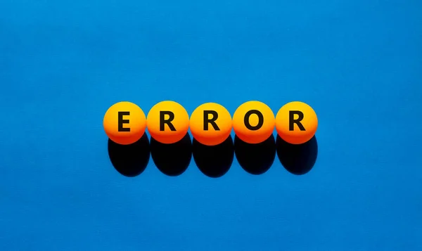 Fehlersymbol Orangefarbene Tischtennisbälle Mit Den Worten Fehler Schöner Blauer Hintergrund — Stockfoto