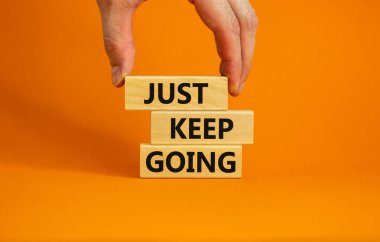 Sembollere devam et. Tahta bloklarda 