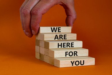 Destek sembolü. Tahta bloklarda 