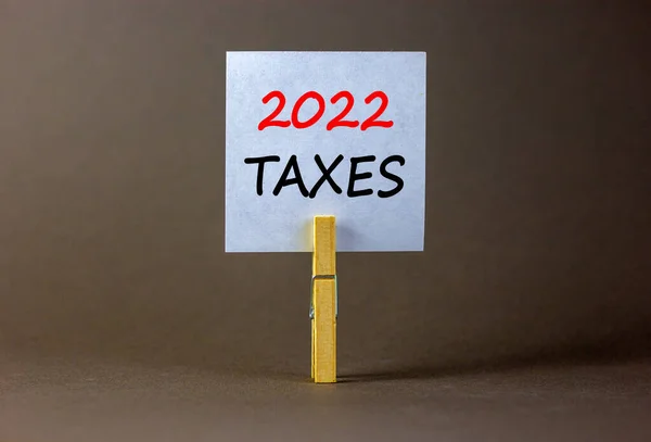 2022 Impuestos Símbolo Año Nuevo Libro Blanco Con Las Palabras — Foto de Stock