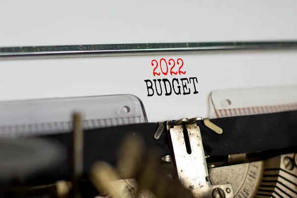 Symbol Nowego Roku Budżetowego 2022 Słowa Budżet 2022 Wpisane Maszynie — Zdjęcie stockowe