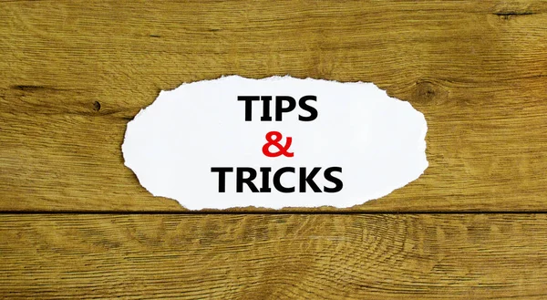 Tipps Und Tricks Wörter Tipps Und Tricks Auf Weißem Papier — Stockfoto
